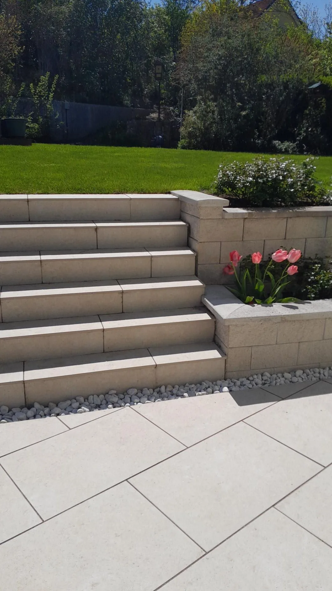 Treppen- und Gartenanlage aus einem Projekt